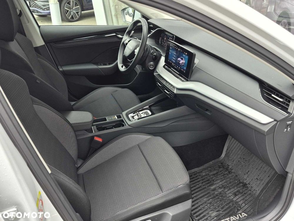 Skoda Octavia 1.5 TSI mHEV Selection DSG - 8