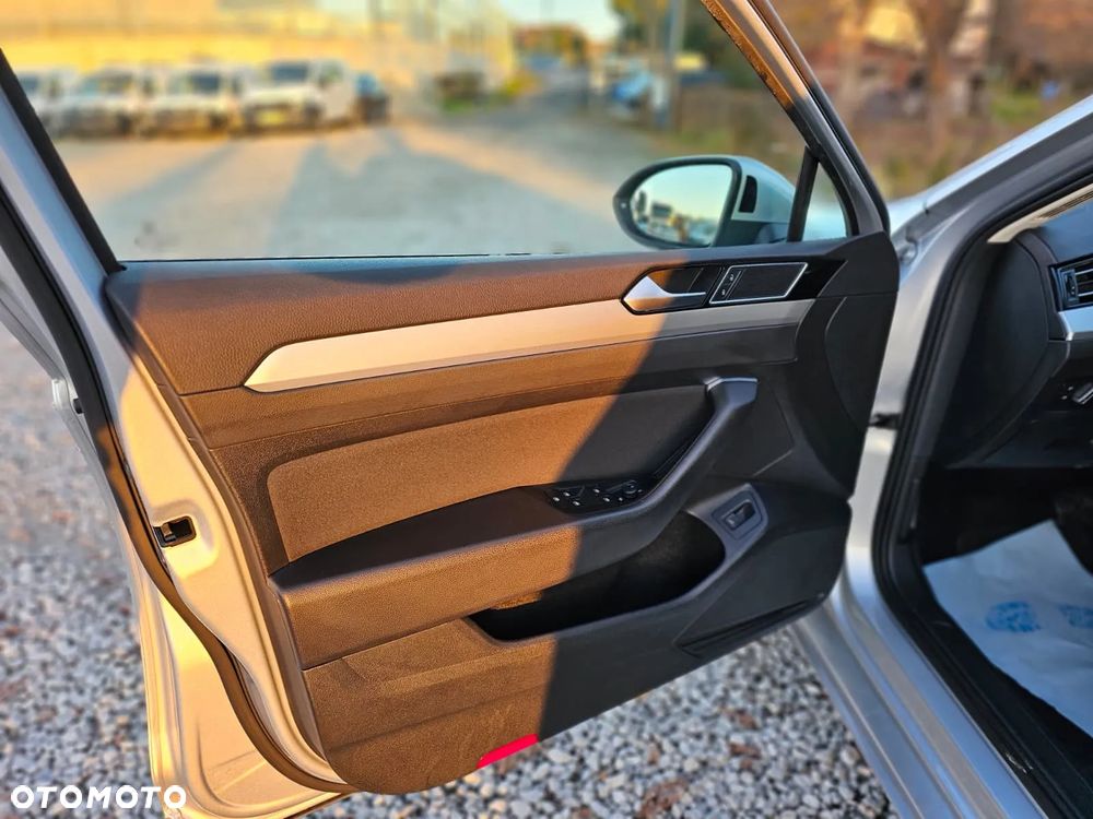 Volkswagen Passat Variant 1.8 TSI (BlueMotion Technology) DSG Comfortline - 9