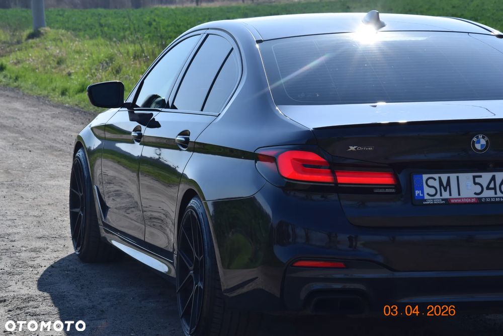 BMW Seria 5 M550i xDrive sport - 26