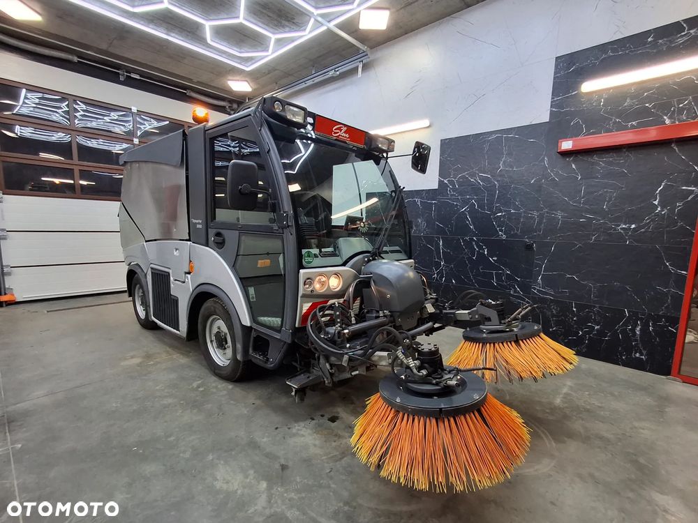 Inny Zamiatarka Hako Citymaster 2000 Klimatyzacja 2 Osie Skrętne Oświetlenie Ostrzegawcze Zamiatarka Chodnikowa 2016r - 1