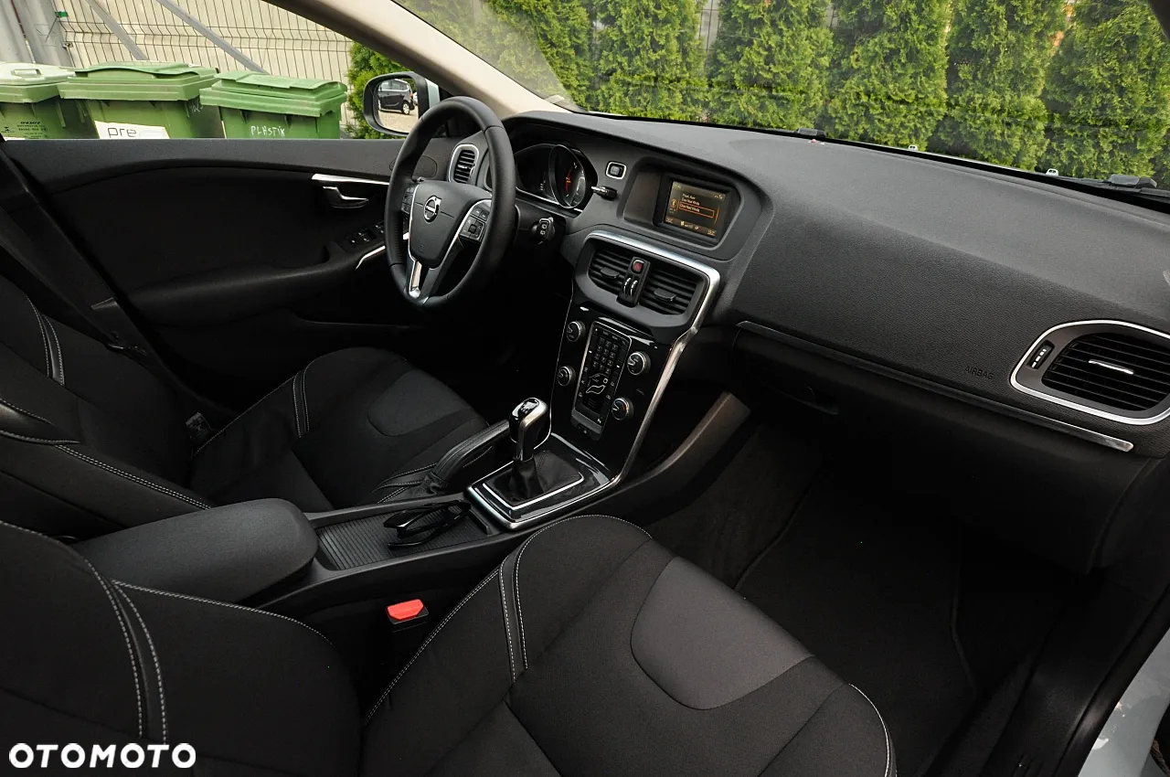 Volvo V40 D2 Momentum - 18