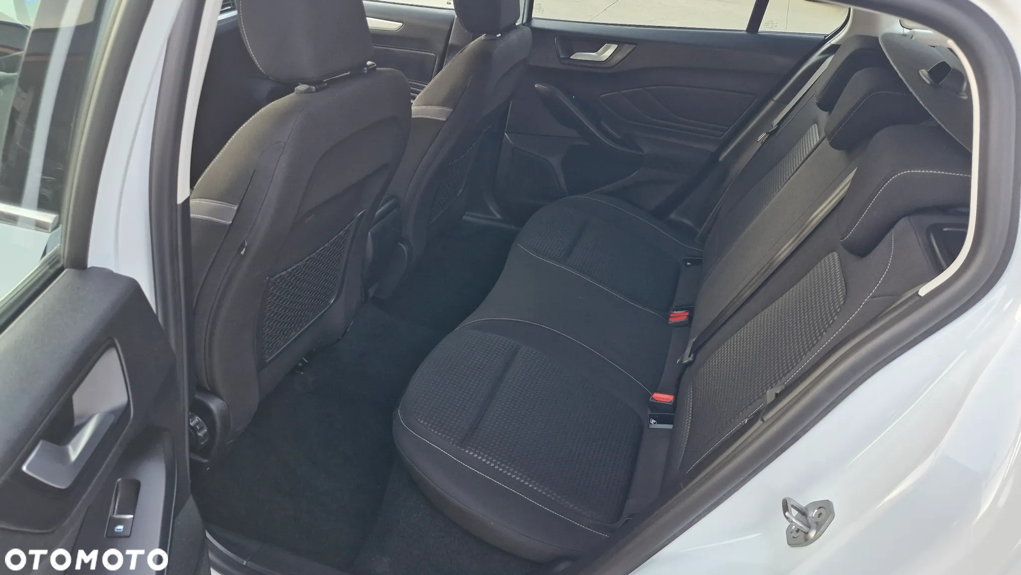 Ford Focus 1.0 EcoBoost Titanium X - 17