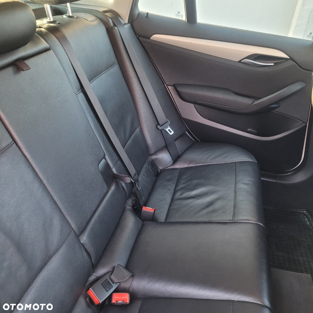 BMW X1 sDrive18d - 9