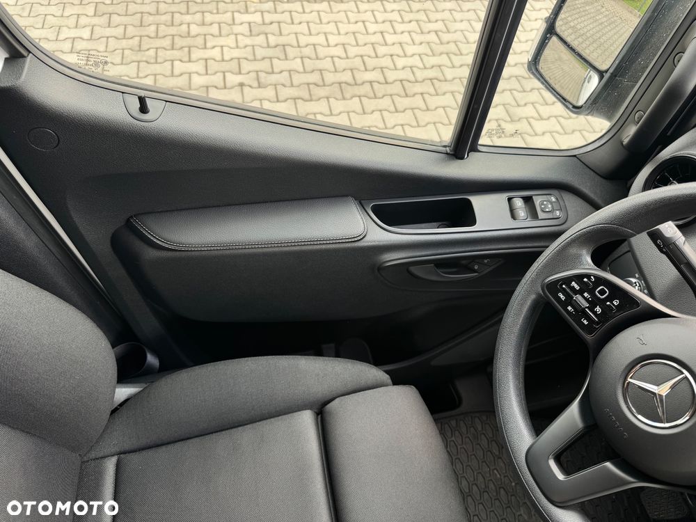 Mercedes-Benz Mercedes Sprinter 317 CDI 170 KM | DOKA 7 os. | 22 800 km | ASO | HAK - 17