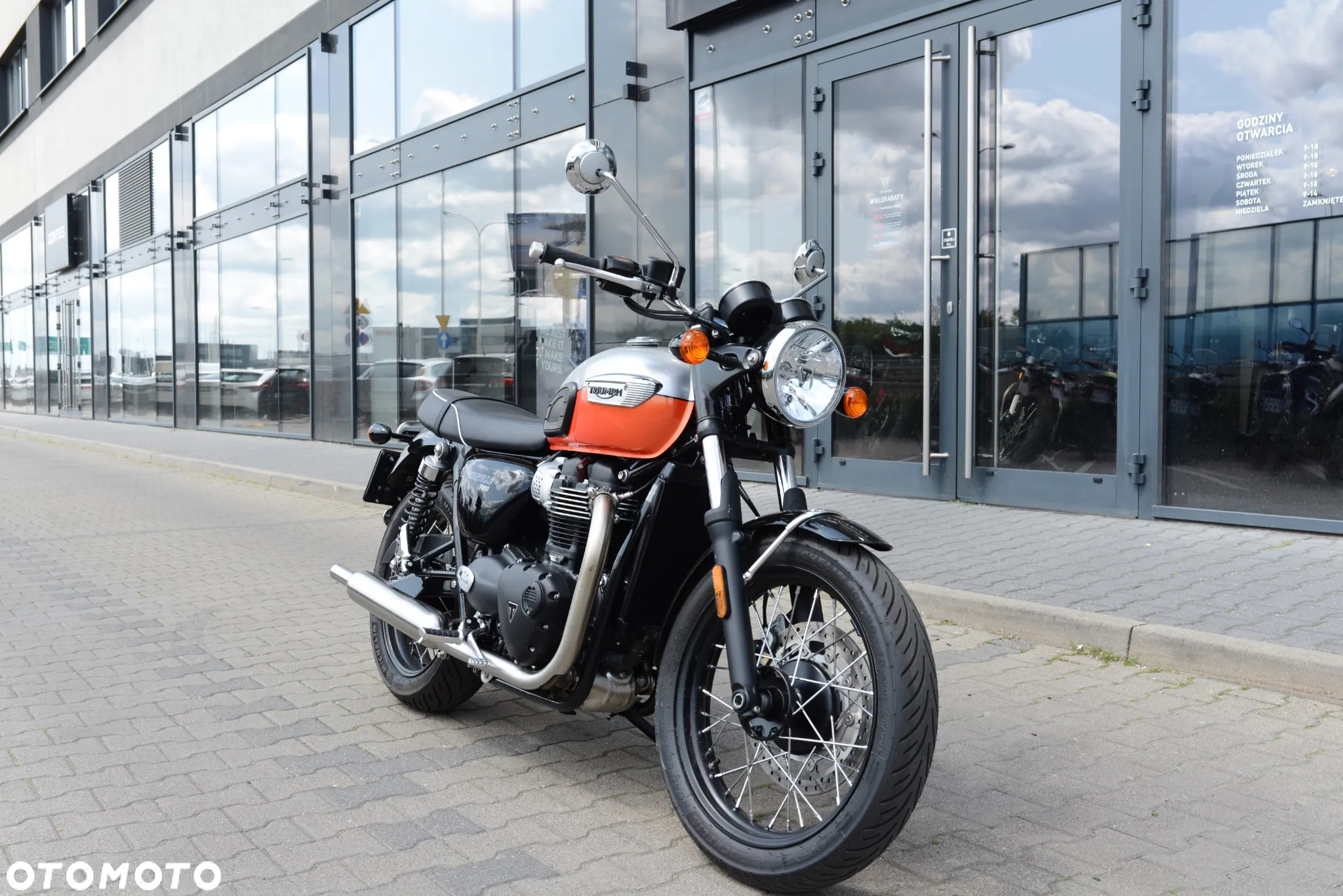 Triumph Bonneville - 17