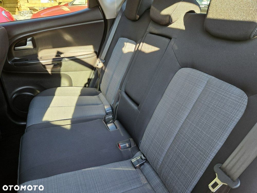 Kia Venga - 15