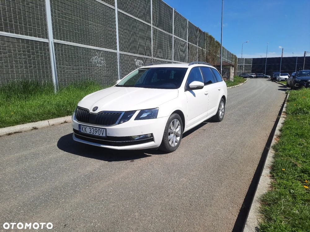 Skoda Octavia 1.6 TDI DSG Ambition - 1