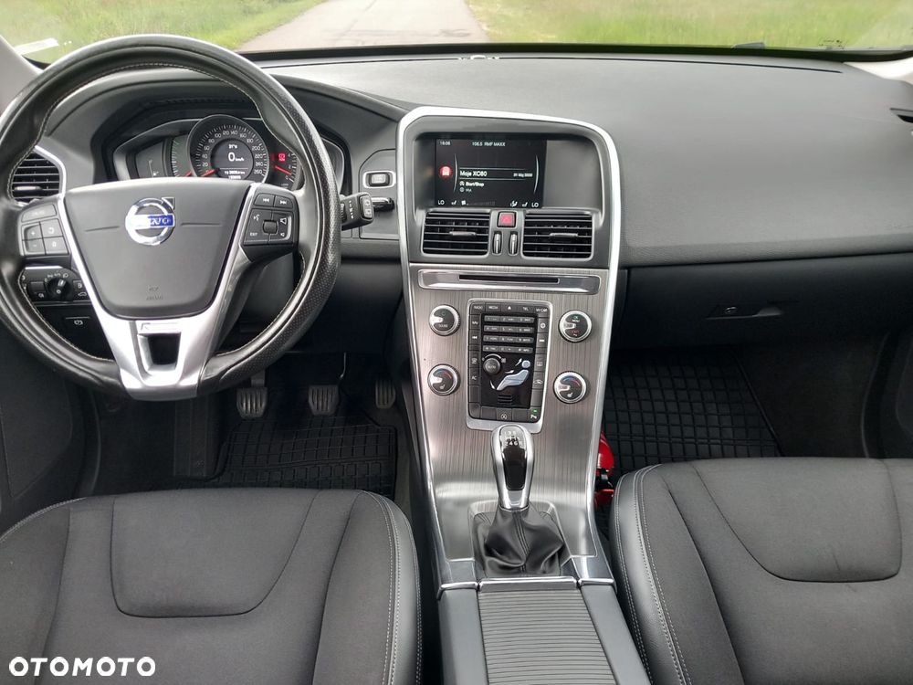 Volvo XC 60 D3 Momentum - 12