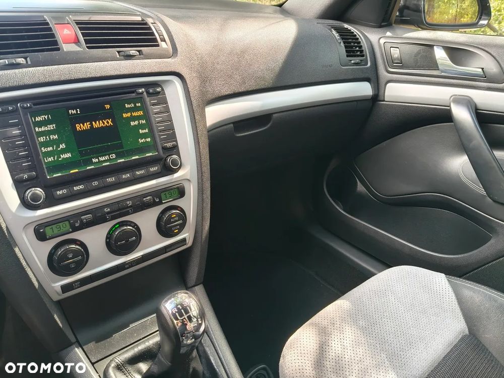 Skoda Octavia 2.0 TSI RS - 14