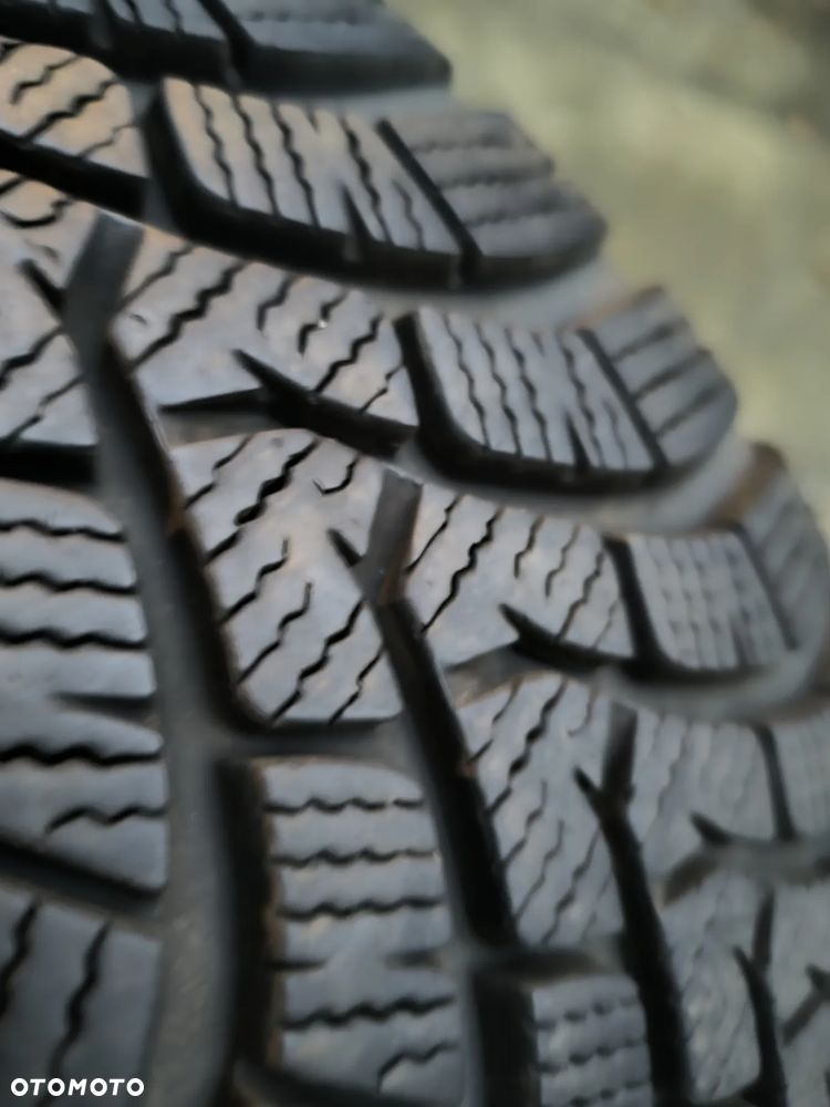 Citroën C4 e-HDi 115 Exclusive - 4