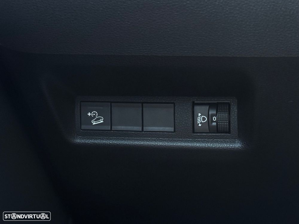 Jeep Avenger 1.2 e-Hybrid Longitude DCT - 12