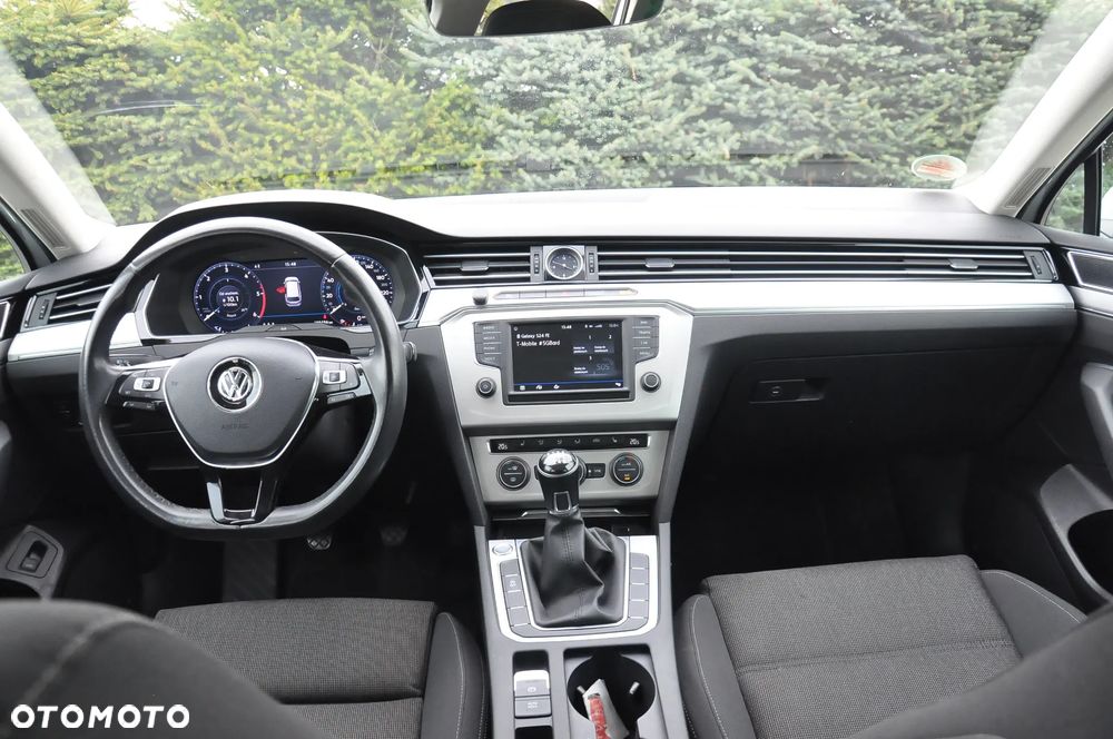 Volkswagen Passat - 22