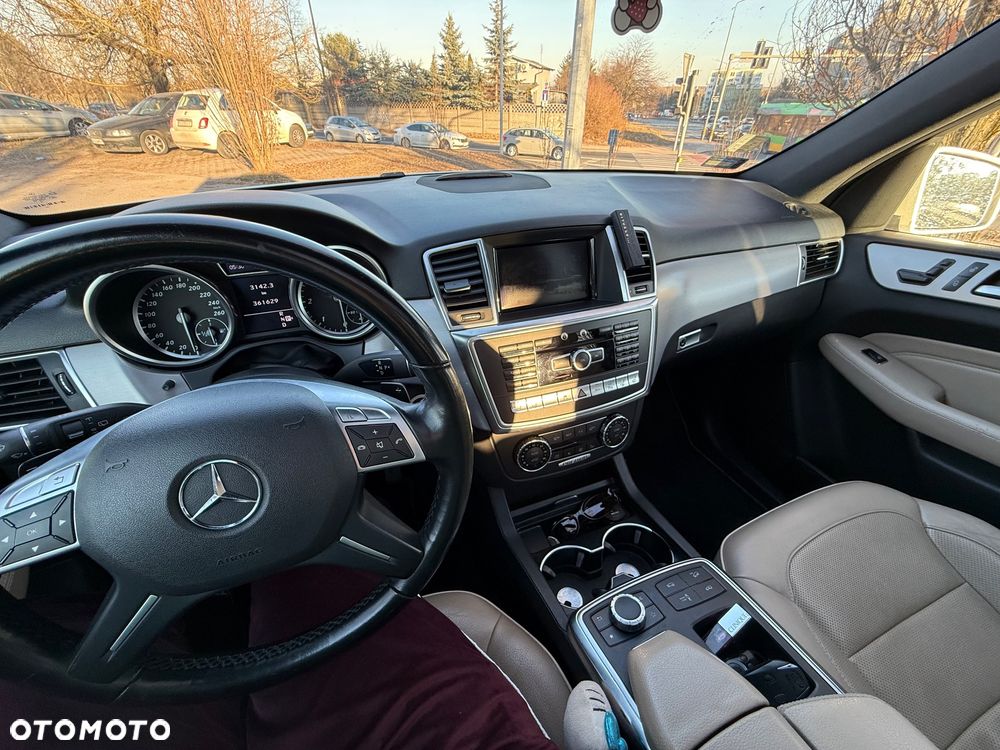 Mercedes-Benz ML - 10