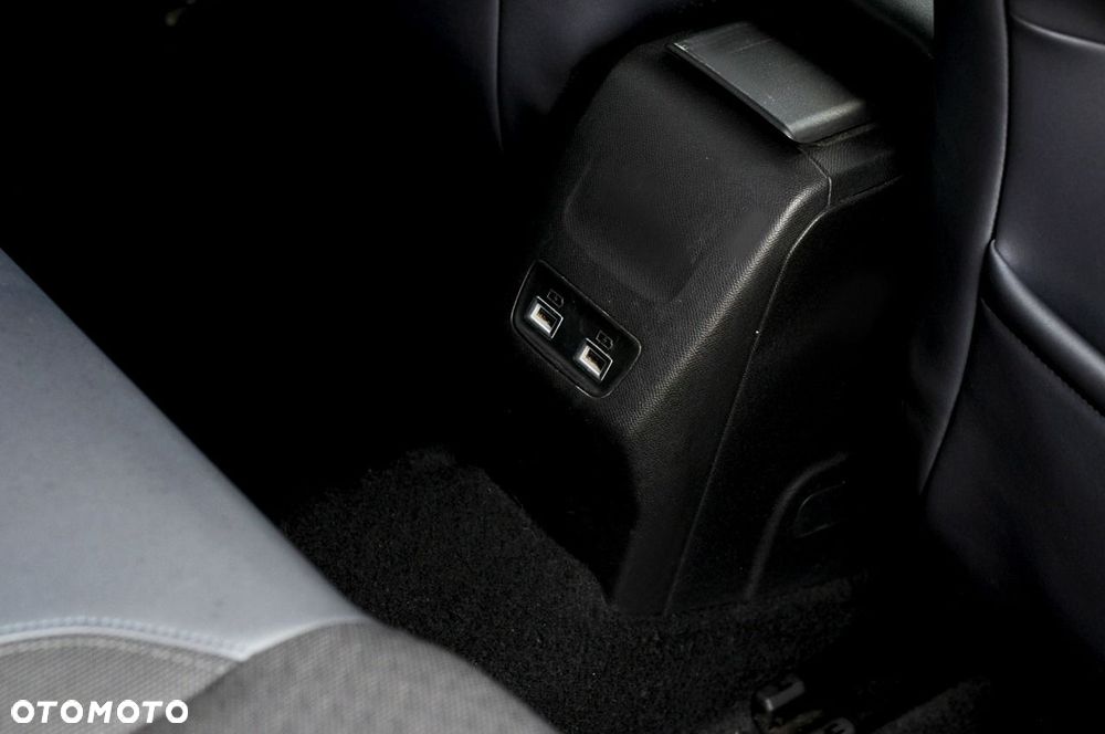 Peugeot 2008 1.2 PureTech Allure Pack S&S - 17