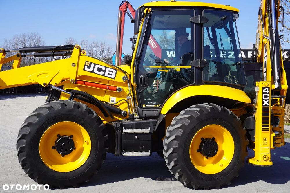 JCB 4CX PRO / Joysticki / r. 2023 / 4 sztuki - 17