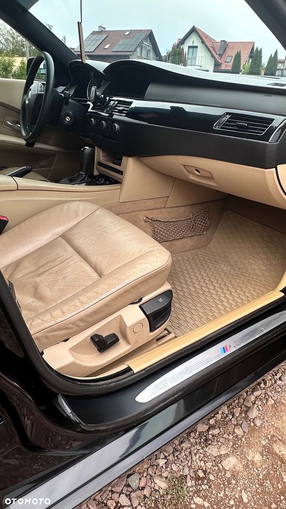 BMW Seria 5 525d - 11