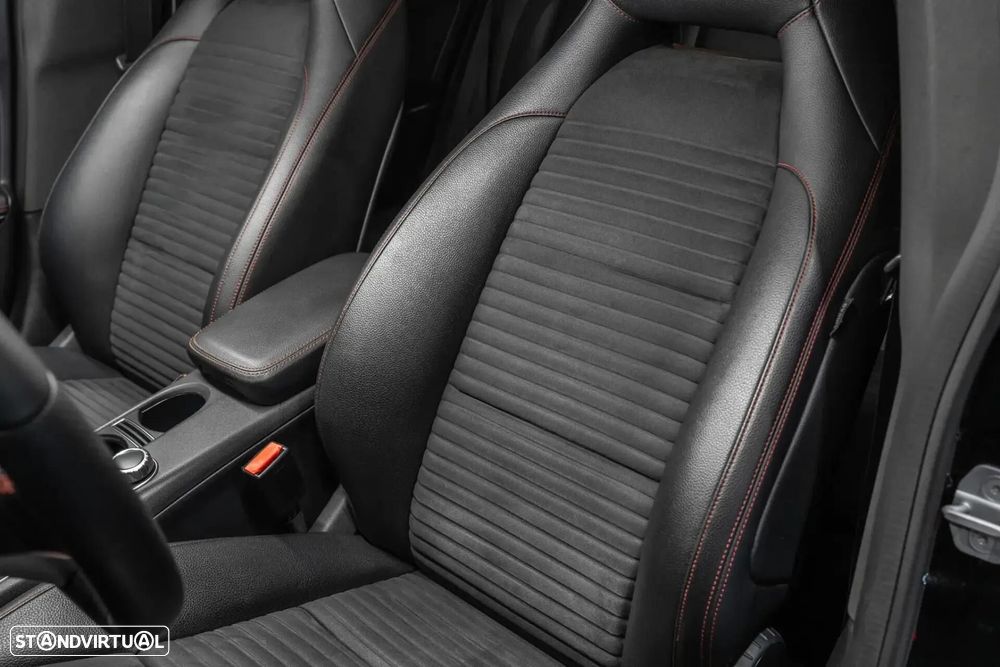Mercedes-Benz CLA 200 d Shooting Brake AMG Line - 24
