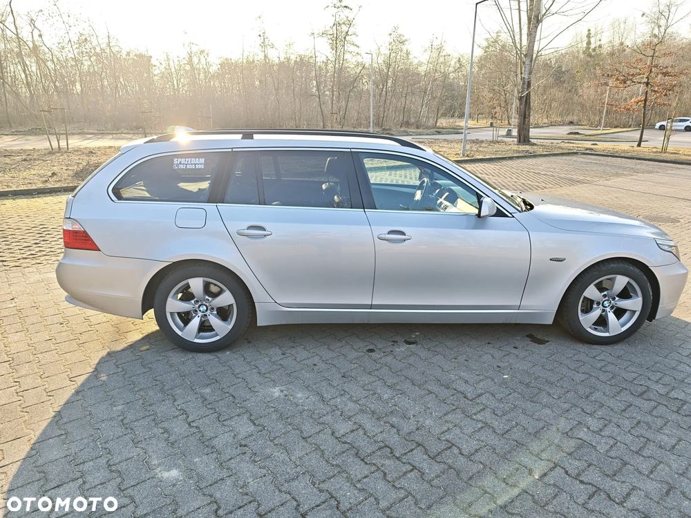 BMW Seria 5 523i - 2