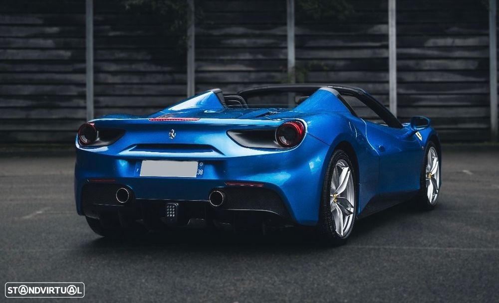 Ferrari 488 Spider - 8