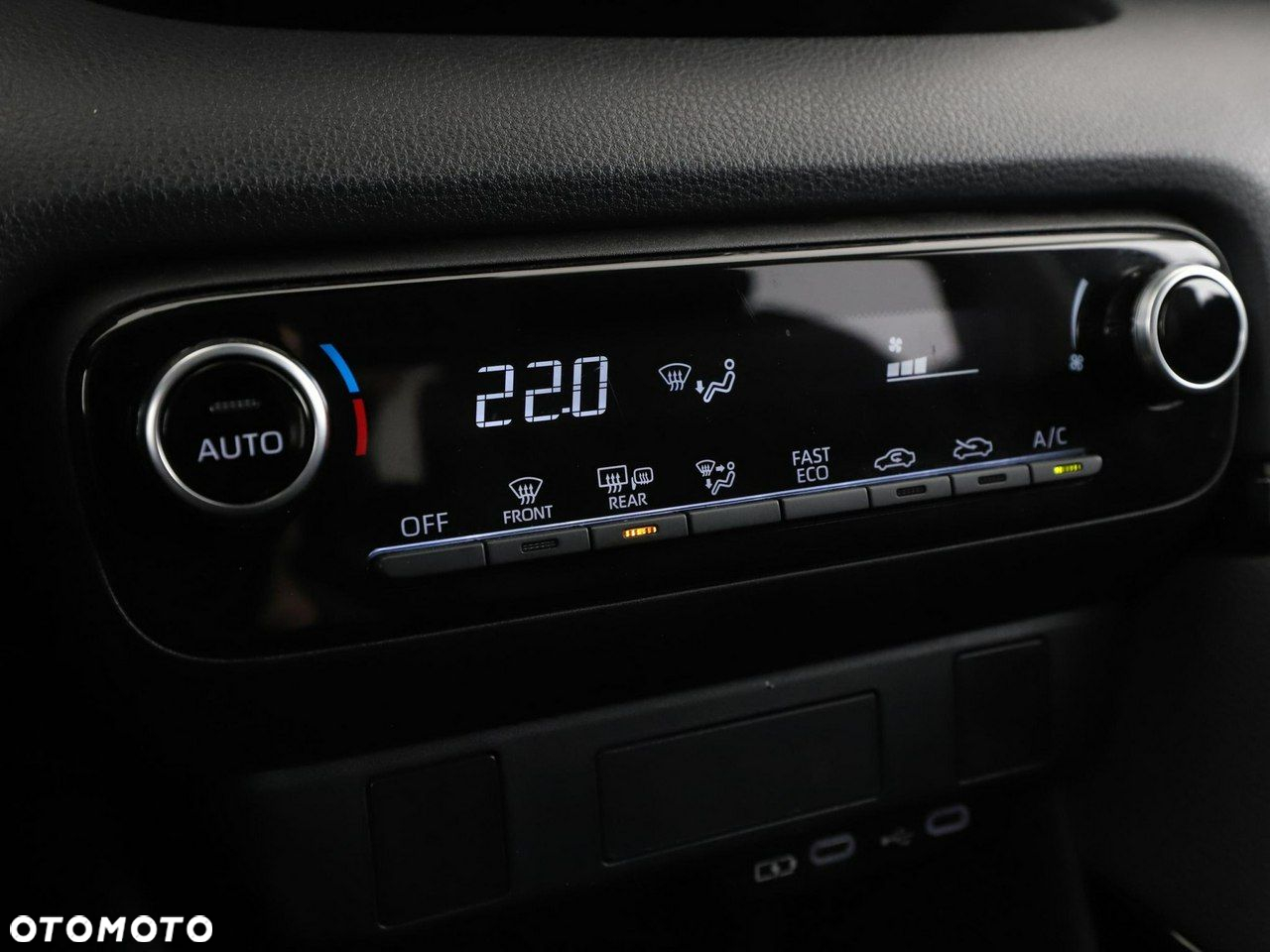Toyota Yaris Hybrid 1.5 Style - 25