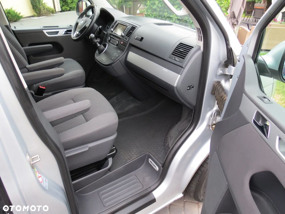 Volkswagen Multivan - 25