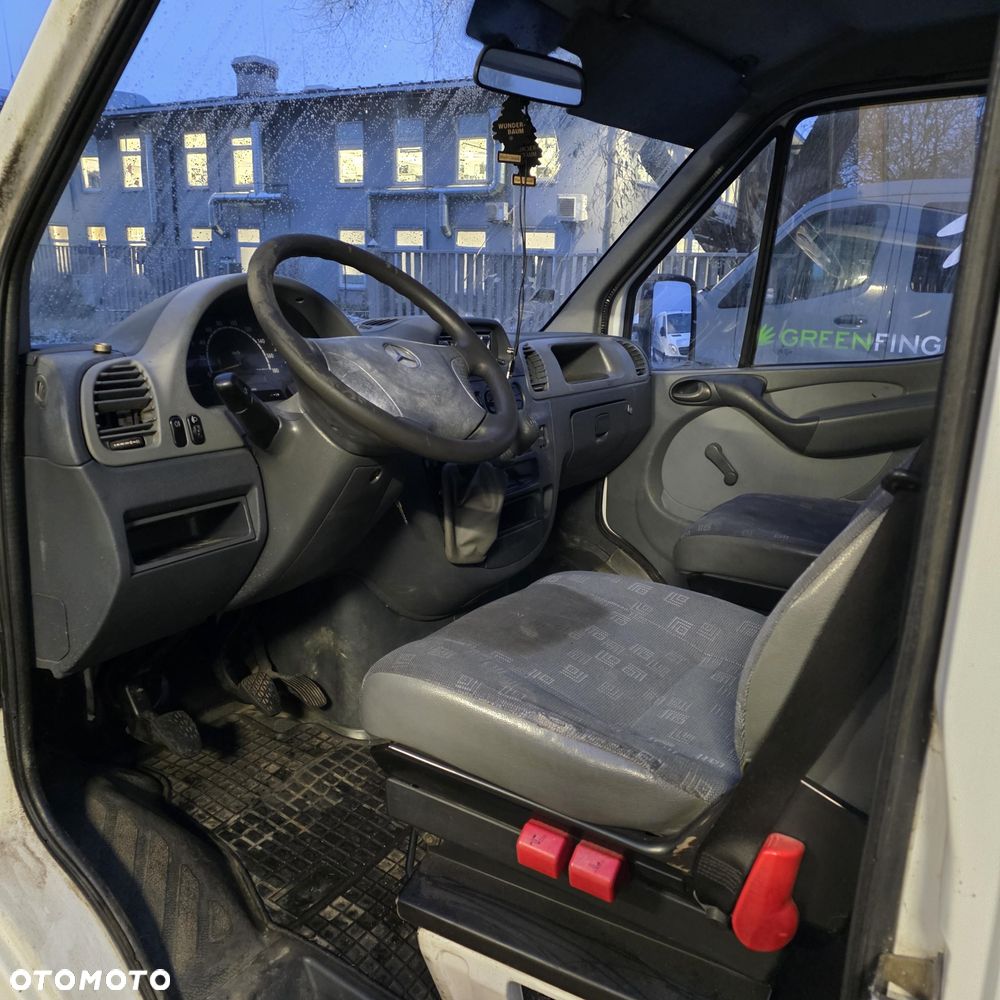 Mercedes-Benz SPRINTER 208 CDI - 11