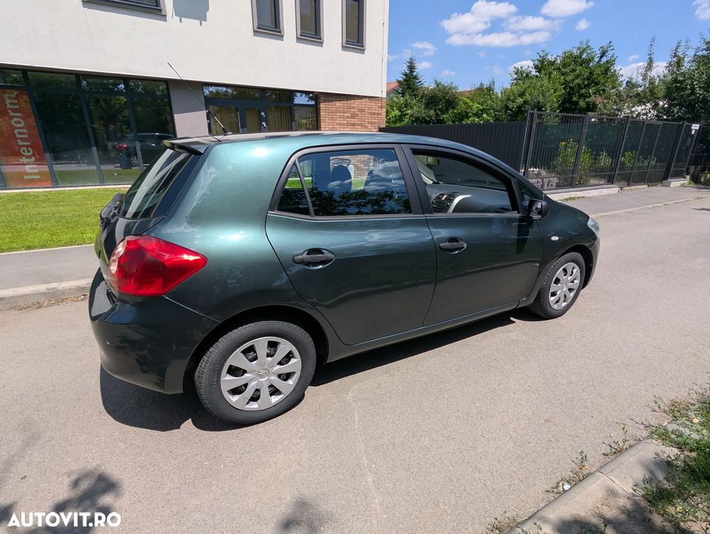 Toyota Auris 1.4 Terra - 12