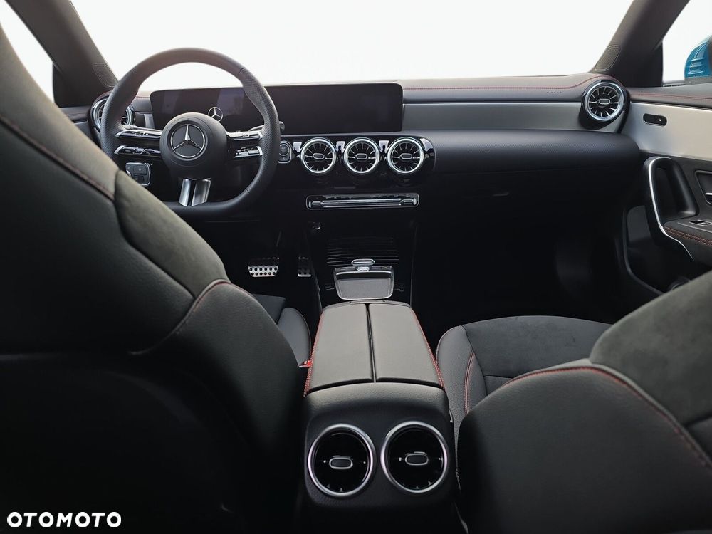 Mercedes-Benz CLA 200 AMG Line 7G-DCT - 14