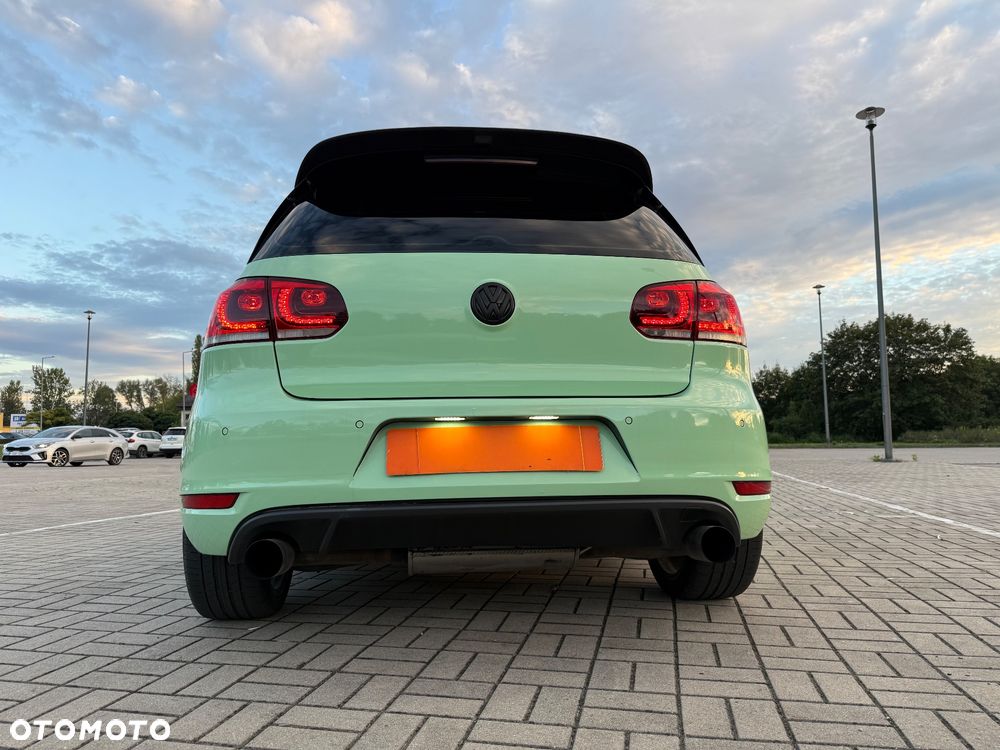Volkswagen Golf 2.0 GTI - 12
