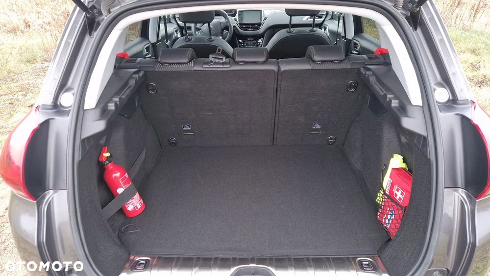 Peugeot 2008 1.2 Pure Tech GPF Allure S&S - 13