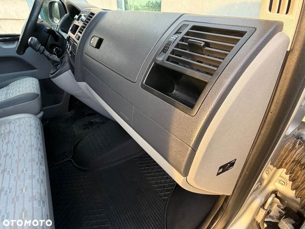 Volkswagen Transporter T5 - 24