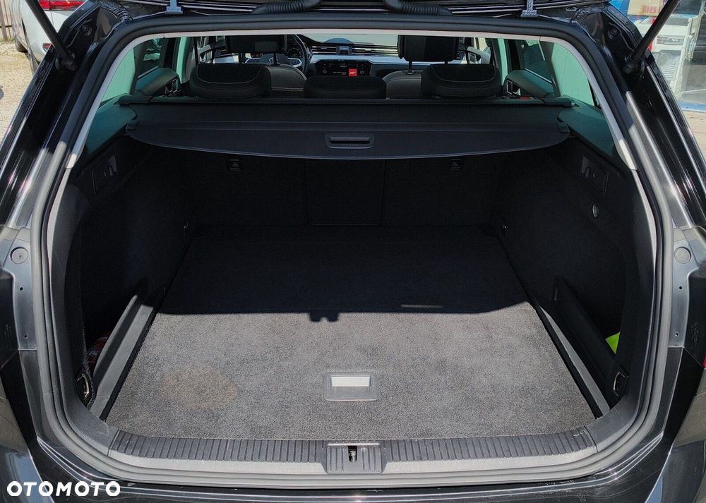 Volkswagen Passat - 30