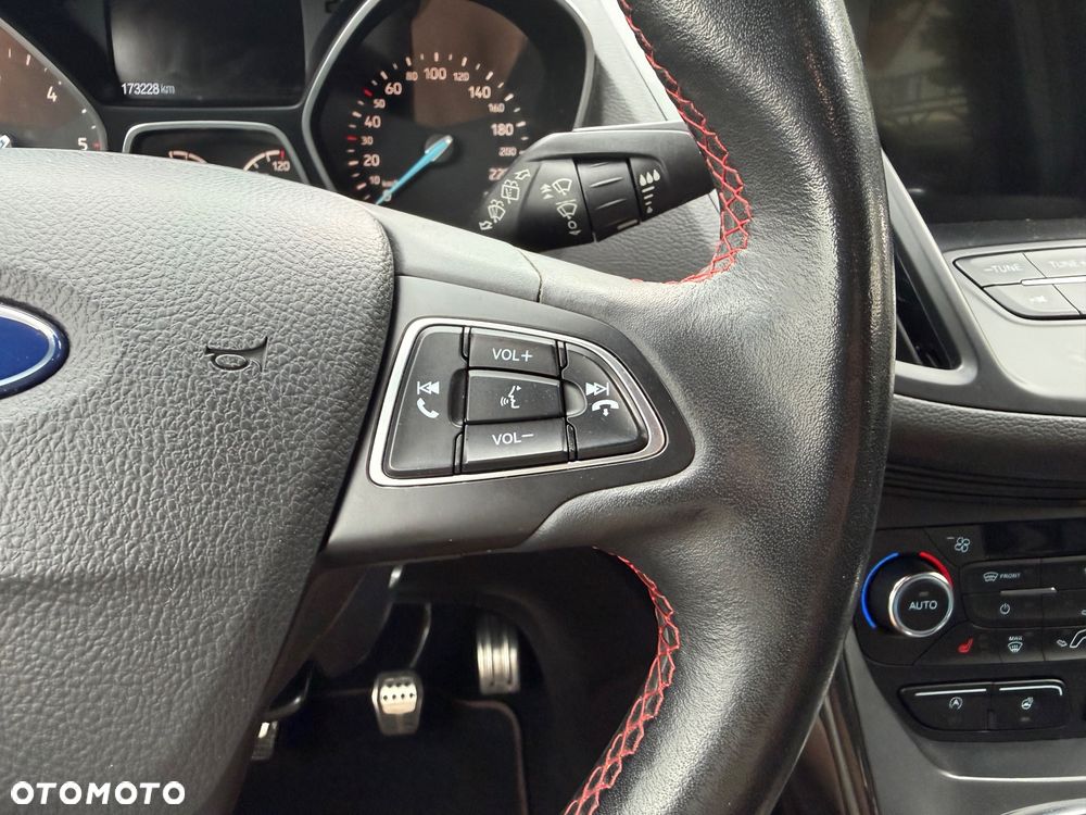 Ford Kuga - 24