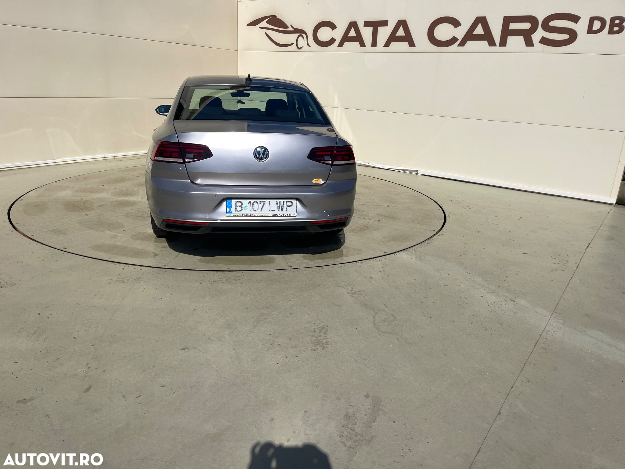 Volkswagen Passat - 13