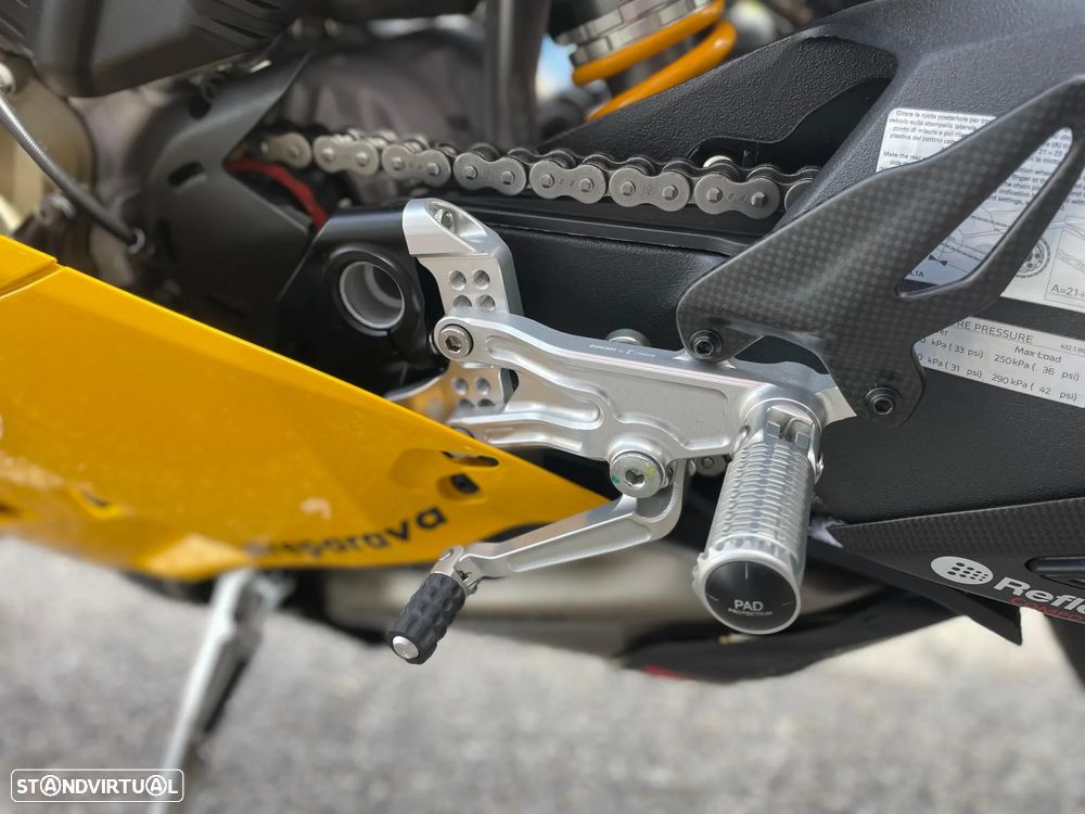 Ducati Panigale V4 Bagnaia 2023 World Champion Replica - 16