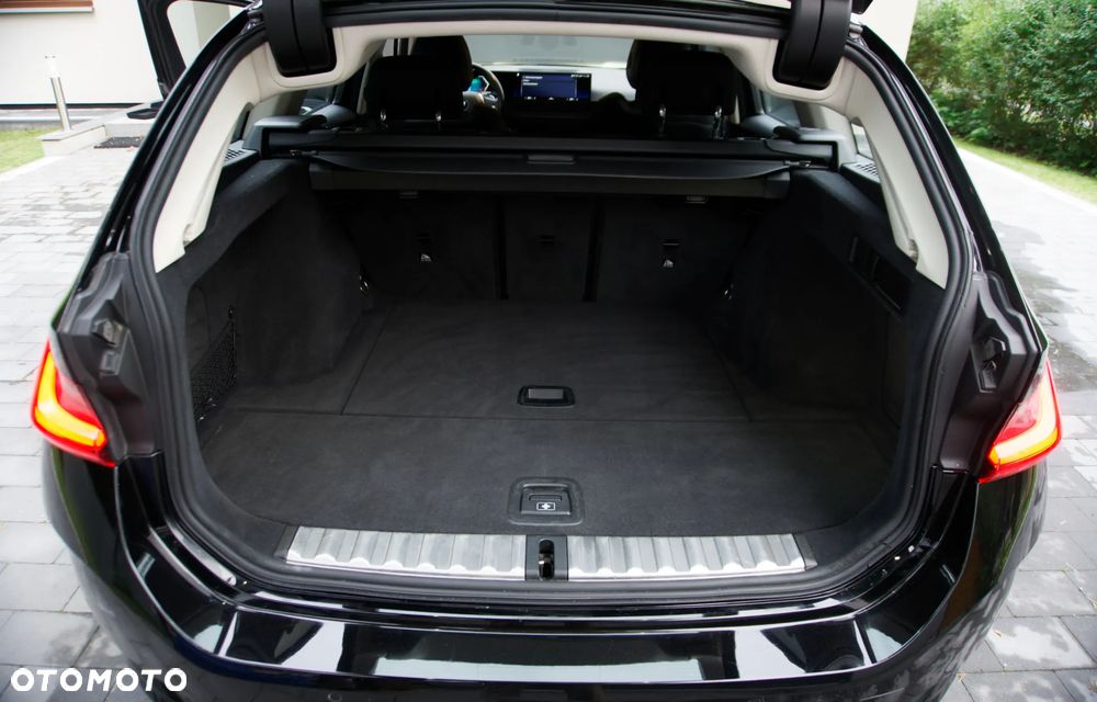 BMW Seria 3 318d - 32