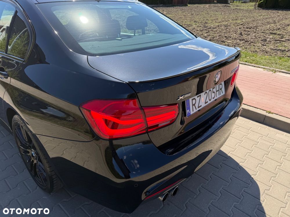 BMW Seria 3 330i xDrive Edition M Sport Shadow - 8