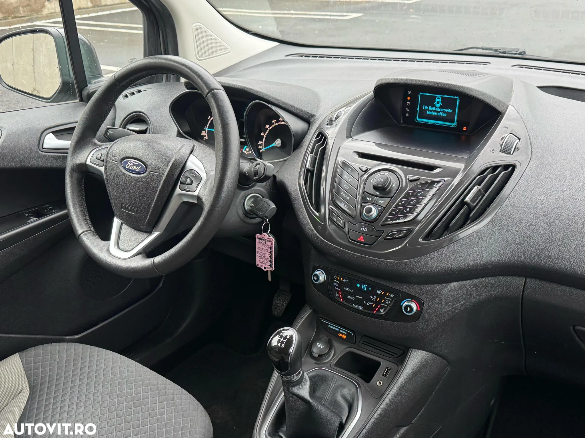 Ford Tourneo Courier 1.0 EcoBoost Titanium - 6