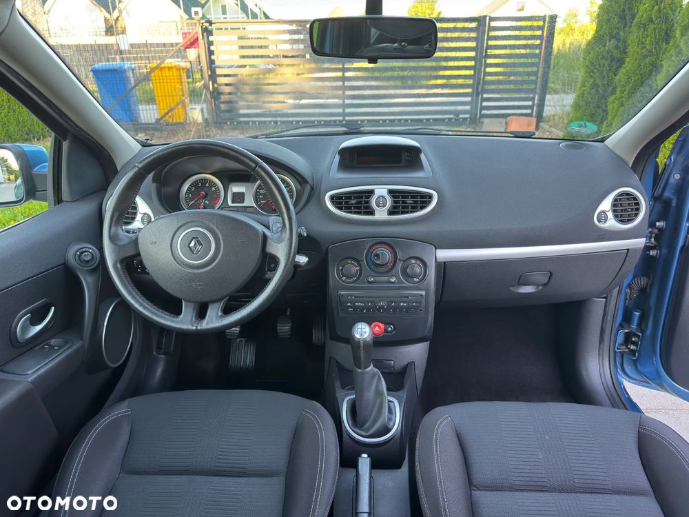 Renault Clio - 18