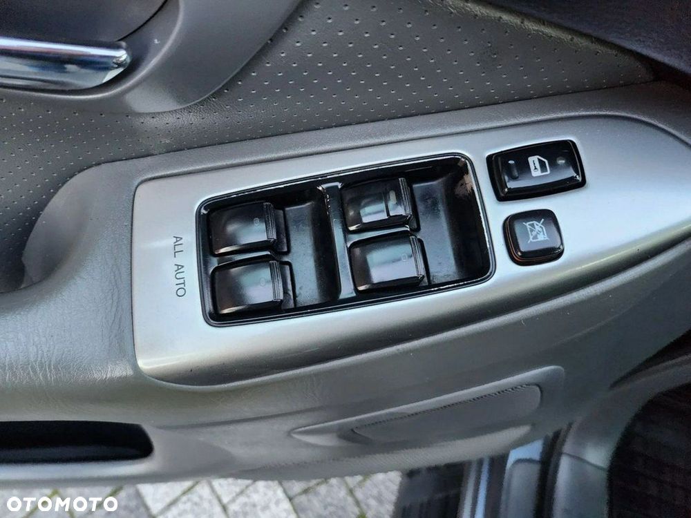 Toyota Land Cruiser - 20