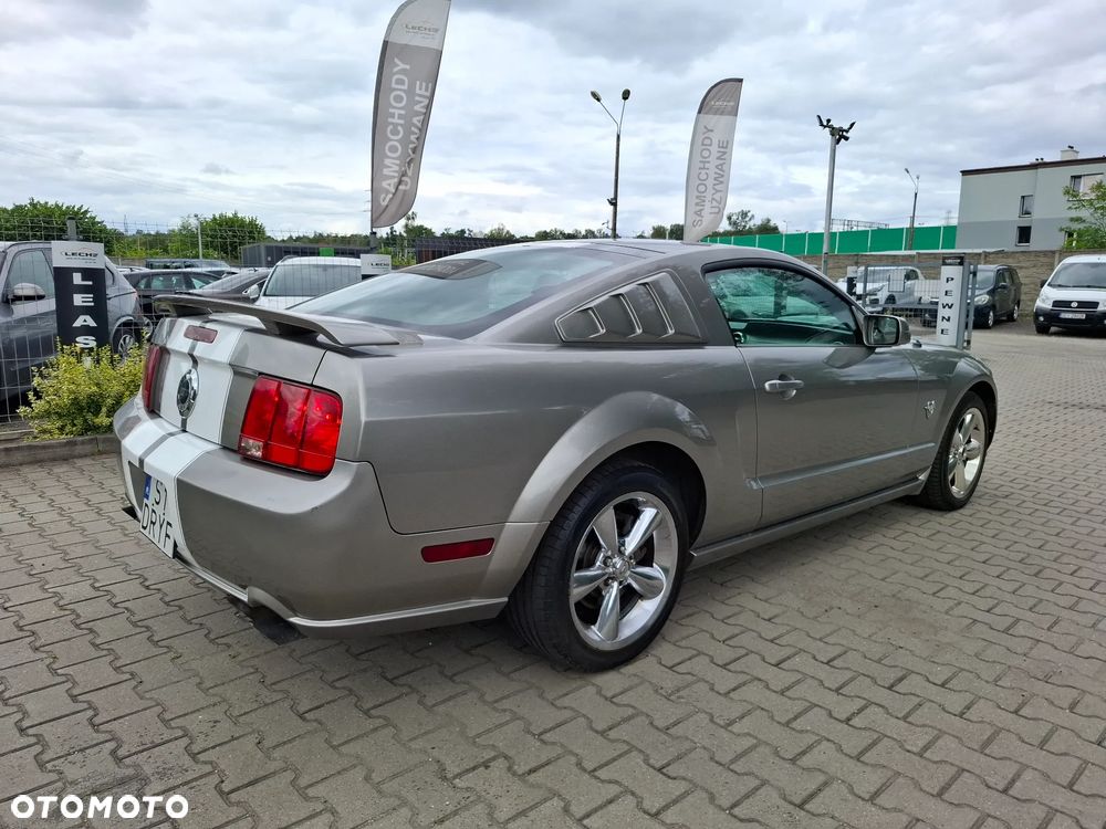 Ford Mustang - 31