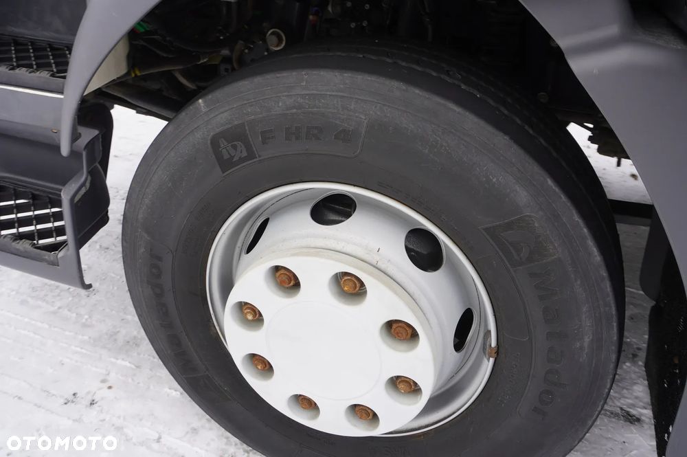 Renault D280 16T / kontener 18 palet / Winda - 13