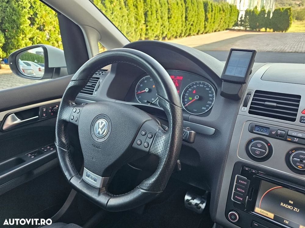 Volkswagen Touran 1.4 TSI DSG R-Line Edition - 16