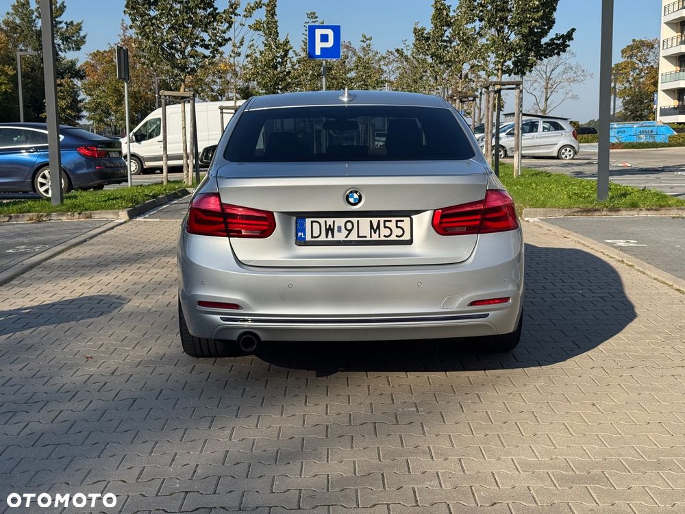 BMW Seria 3 318d Sport Line - 4