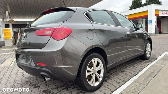 Alfa Romeo Giulietta 2.0 JTDM Distinctive - 16