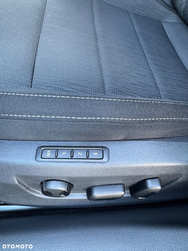 Skoda Superb 2.0 TDI Ambition DSG - 39