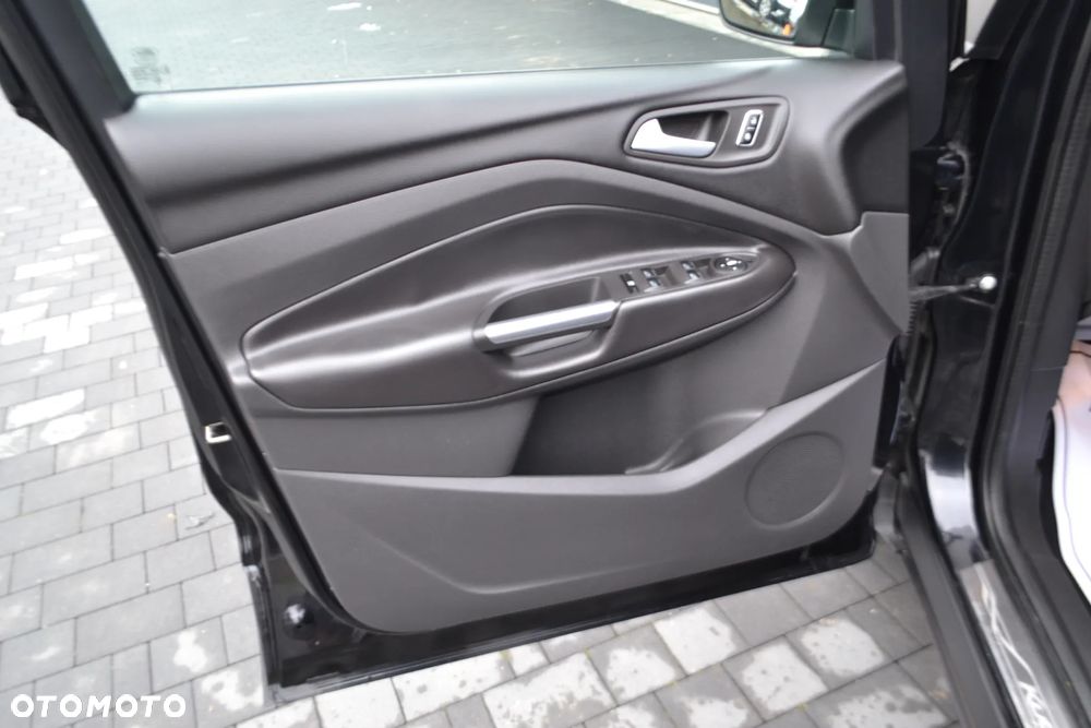 Ford Kuga 2.0 TDCi 4WD Titanium Plus - 25