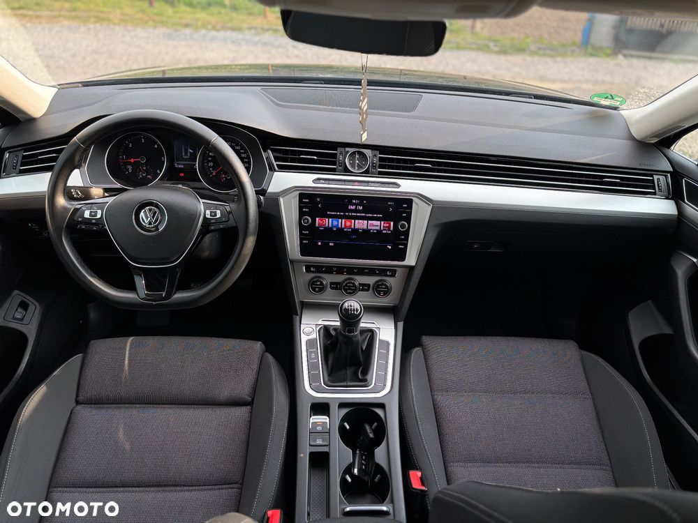 Volkswagen Passat - 14