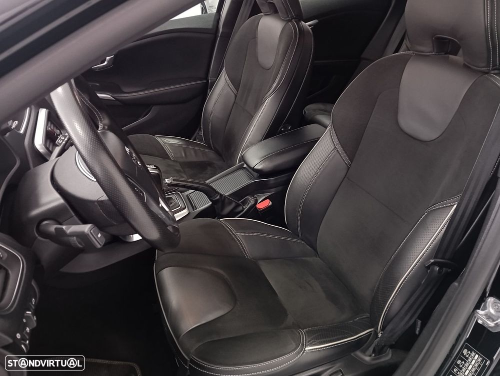 Volvo V40 2.0 D3 R-Design - 26