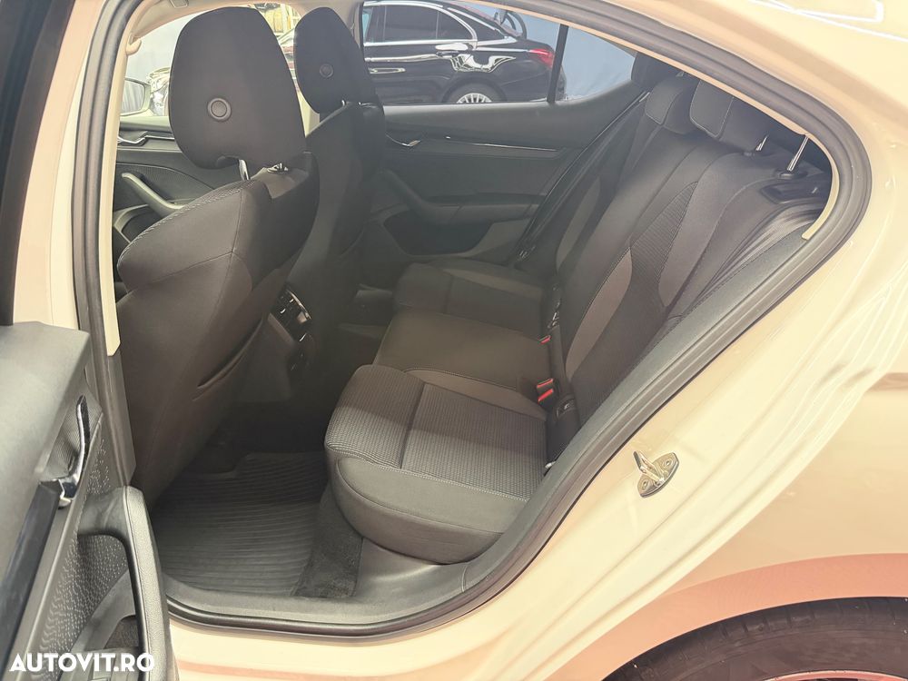 Skoda Octavia 2.0 TDI Ambition - 13